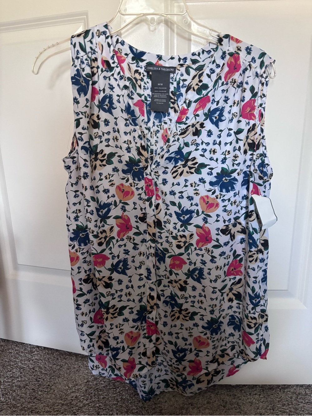 Chelsea & Theodore White Floral V-Neck Sleeveless Top - Pink & Blue